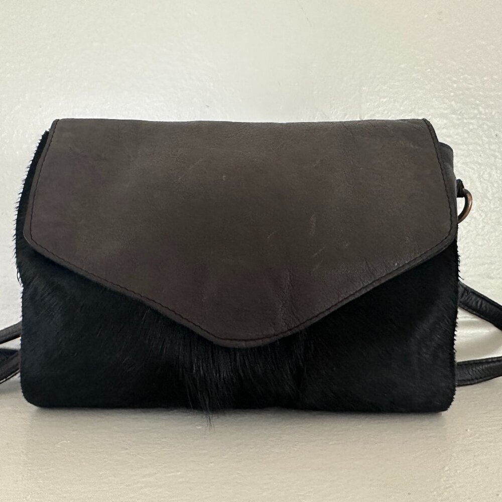 Cowboysbag Crossbody with Haircalf Accent – Includes Dust Bag